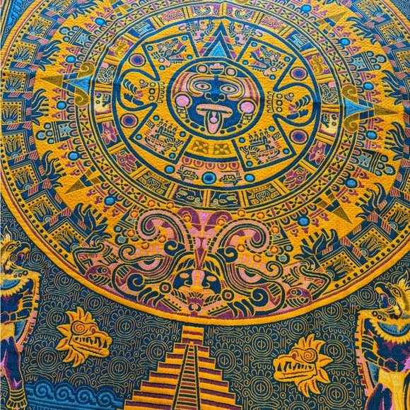 Aztec Mexican rug/tapestry artisanal handcrafted size is 75 x 104 - Picture 2 of 9